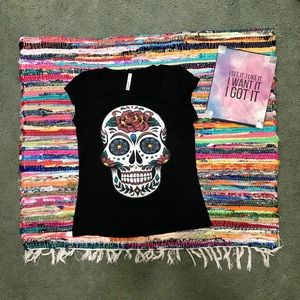 Ocasion sugar skull tee!💀